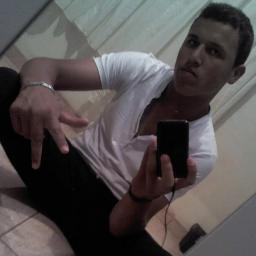 as pessoas nao sabem o que uma verdadeira amizade, talvez so me vejao com aqueles 2 ou 3, mais e so por eles que vai vale a pena e lutar :333