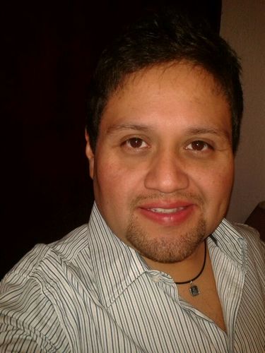 soy un chavo guapo,buena onda, alegre y amigable que mas puedes pedir.