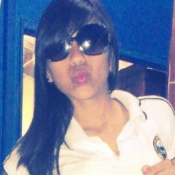 YO SOY UNA CHICA
Yo no fumo, no bebo & no voy a fiestas cada fin de semana.No duermo fuera de casa & no inicio un drama para llamar la atención
Si, esa clase