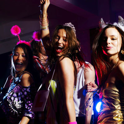 Estamos en la mejor etapa: La adolescencia. Nuestro proposito vivir la vida como se tiene que vivir ...Sexo&Alcohol...