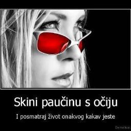 ...U svakom svitanju postoji trenutak kada svetlost lebdi, a svaka carolija postaje moguca.... Daglas Adams