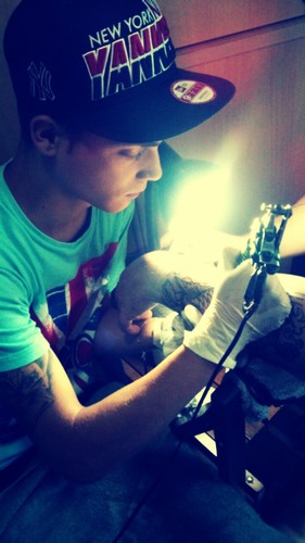 Tatuador profesional, hago muy buenos trabajos y al mejor precio! todo de calidad y seguridad en higiene!