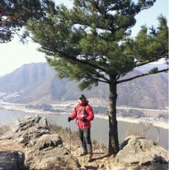 회사원,마라톤,등산을 좋아하는 
달리는 봉이아빠입니다.