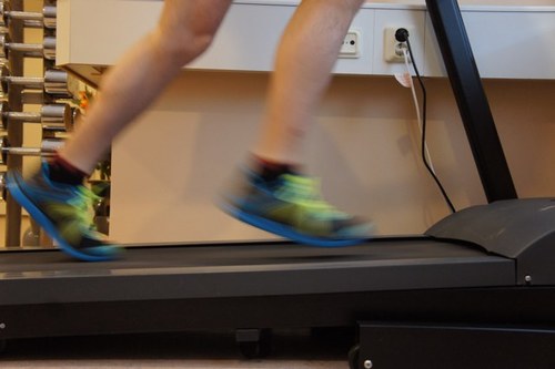 Dr of Naprapathy. Runner. Running injuries and pain science/management.