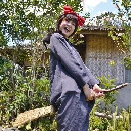フィリピンのミンダナオ島「House Of Joy」という孤児院で竹から自作のサックスを作り，それをほうきと合体!!
ほうきサックスを吹いて世界中の子ども達を笑顔にするのが目標です(*´ڡ`●)