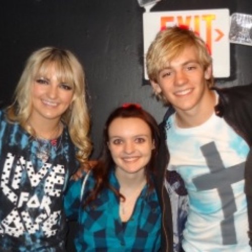 Heyyy Im a huge R5 fan. Peace Love R5. Follow me I follow back. Met R5 12/29/12 and 4/27/13 and got a hug from Ross both times ❤