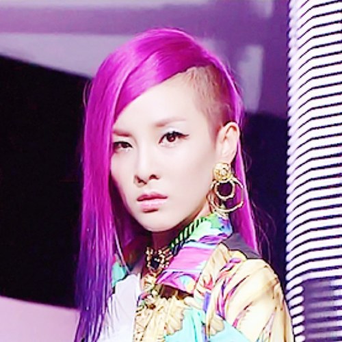 Dara Here @2NE1_MinzyDoll Is Cool