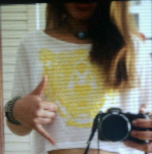 Ultimamente soñar con cody simpson se me hace una costumbre./Often dream with cody simspon does me an habit