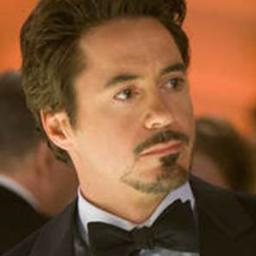 Robert Downey Jr. ele já fez o Homem de Ferro 1 o 2 e o 3 ele tembem é o ator principal desse filme que é tony stark ele é o Homem de ferro claro :)