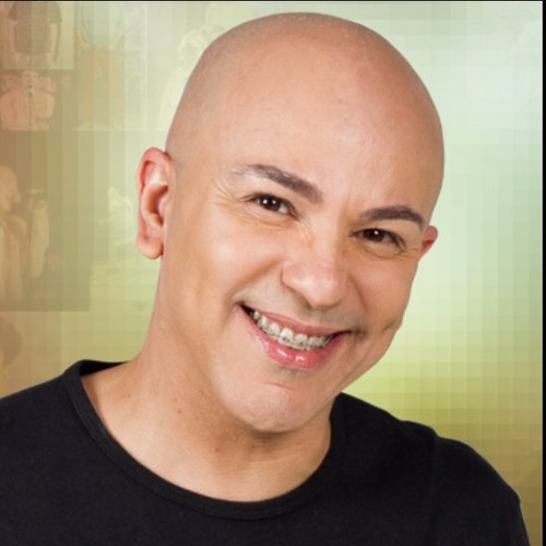 Cantor Gospel, cristão,lead vocal da Banda Novo Som a mais de 20 anos.. Um talento notavelmente reconhecido e dado por Deus!