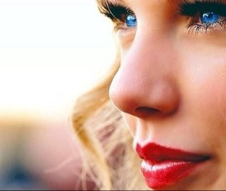 Hi! I'll share news, picture, and many more about my idol @taylorswift13 ! Just click follow and I'll follow you back! Just ask:)