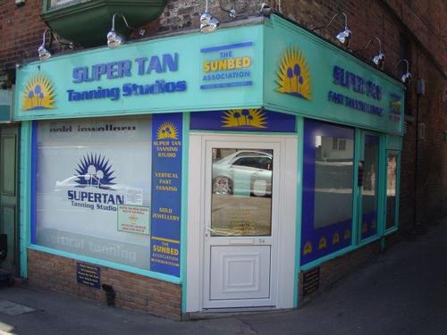 Alfreton Supertan
14 King Street 
Alfreton
derbyshire
de55 7ag
01773 830800