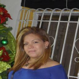 caraqueña, luchadora hija de esta revolucion llevo con orgullo mi patria en mi alma y corazón .
