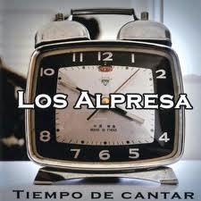 Somos tres hermanos sevillanos, que nuestra pasión es la música. Nos gustan los sones latinos y la rumba.