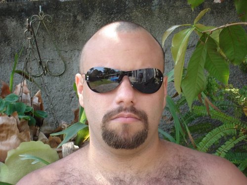 Pai da Maria Dinah.