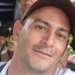 IMPRESIONES  DE GRAN FORMATO A BAJO COSTO 
VALLAS PENDONES ADHESIVOS