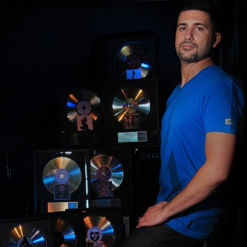 4 time Grammy award winning Recording/Mixing Engineer My work can be heard on 106 Albums estimating in sales of over 106 Million (106,921,179) world wide