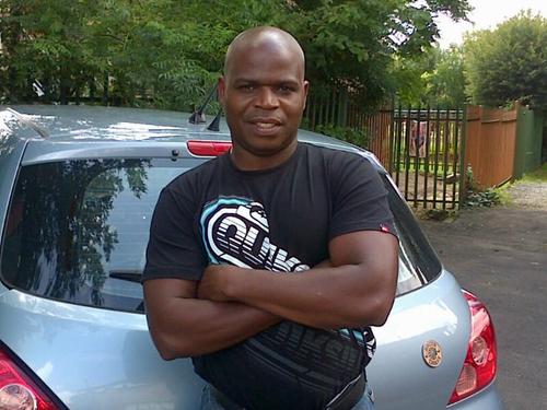Feel my presences oneself the twittering world! follow me I will follow you back,if u don't f/b I'm sorry so u know...I'm serious. join me on bbm pin2a793617