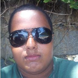 Ariano, 15 anos. Estudante de Informática e Designer gráfico nas horas vagas. Amo minha família e amigos. Curto Funk, Axé e Pagode. Segue? Retribuo!
