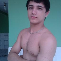 Sou um kara de poucas palavras,Mais todas elas Belas e Cultas!!!Posso te Adorar ou te Odiar,só depende de VC.. :)