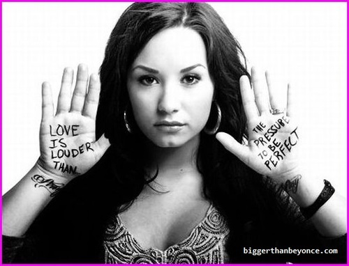 Passionate about songwriting? follow me and share your music with everyone!!
MAKE MUSIC YOUR OWN!