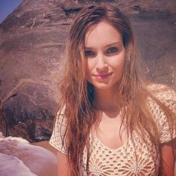 _iPandaKamyla's profile picture. 14,linda,legal,divertida,prazer eu! u_U da licença que aqui quem brilha sou eu e mais nmg! bjo pro recalk ;)