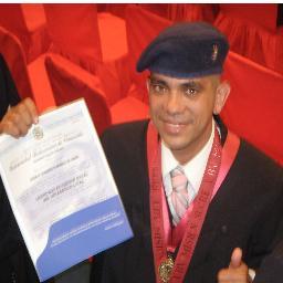 egresado de la universidad bolivariana de venezuela titulo obtenido licenciado en gestion social 100por100 ciento chavista revolucionario