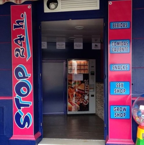 Tienda 24 horas, comida caliente, grow-shop, sex-play, snacks y bebidas