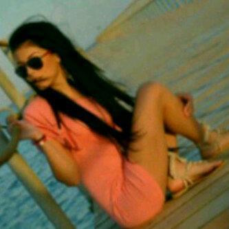 A lebanese girl at the british school at the age of 15, born in the sixteenth of may , in love with music , A Chelsea Fan , Follow me and ill follow back