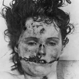 LapinJacqueline's profile picture. Cosmetician Magician|Crafty Little Witch|Fruit Bat