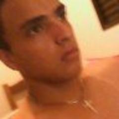 sou um garoto como todos os outros.so estou vivendo dias iguais de maneiras diferentes..menino que te encanta...garoto que te facina....homem que te enlouquece.