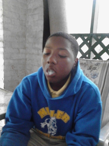My name rakim... ima dope ass laid back boy ... smokee and chill follow me i follow back.