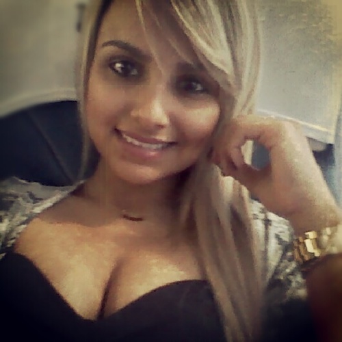- posso nãao seer perfeiita.. maiis sei que miinhas imperfeiições me tornam úniica ;)