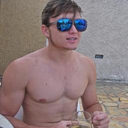 intaão TOMA  ! ♪ (AA'  Tudo que vai, vodka, com absolut certeza. ;9