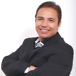 Brasileiro, Servo do Senhor Jesus, Apaixonado pela minha esposa, Operador do Direito, Funcionário Público Federal e Flamenguista pra sempre!!!!
