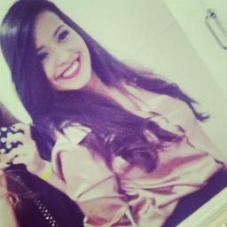 Paulista,  estudante, São Paulina *-*, adoroo tirar fotos .. adoro balada!! http://t.co/ZTcEhUihRE.. pergunta lá vai :D 2 beijus :**