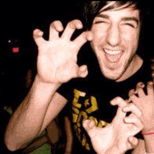 Youtubers, bands, and Eminem are my saviors. #Kaylacorn
(I'm NOT Kayla!!)
