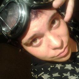 Fundador de YnB entertaiment, showman, gaymer, y fan de la vida diferente.