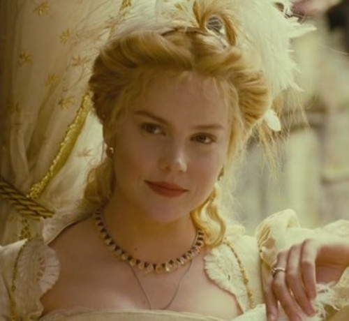 MarianneEnjolra's profile picture. Madame Enjolras, viviendo la buena vida del burgués. ¡Viva Francia y la monarquía!