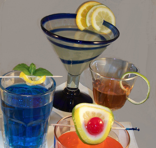 Sharing cocktail garnish tips, drink garnish ideas and cocktail recipes!