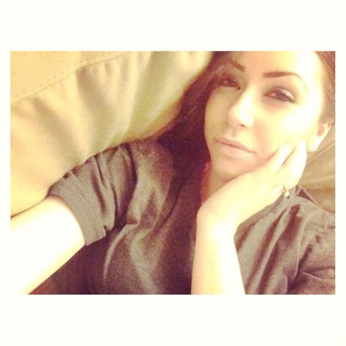 ModifiedCupcake's profile picture. Head in the clouds but my gravity's centered. ⭐