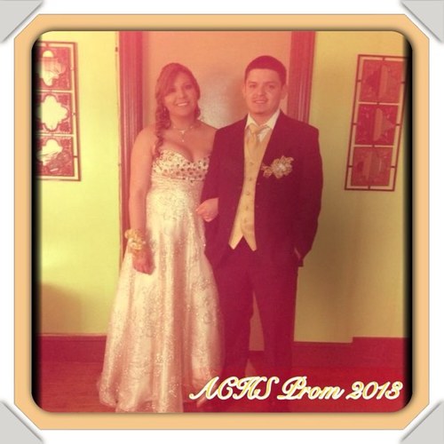 Love Bachata 3
~friently :) y alwayz with a positive attitude ;) ~
Friends, school & family... Mi vida 3