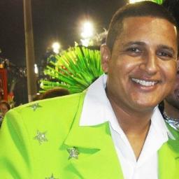Cantor, compositor, trabalho com shows e eventos!