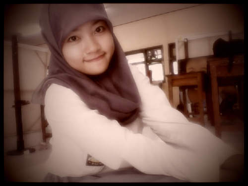 erFiitriia's profile picture. moveon :)