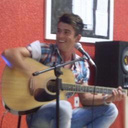 Twitter Oficial do cantor Juninho Matos (: