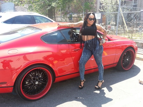 Ima self made money go getter!! Love to meet to new people thats on another level. Ready to explore and try new things!! Get at ya girl!!