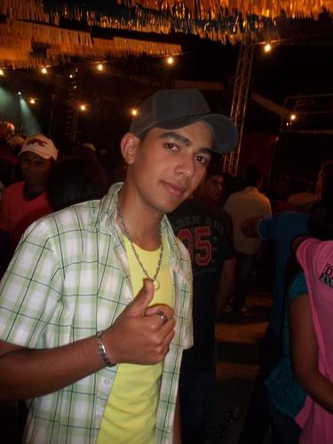 gosto de muiitas coisas.