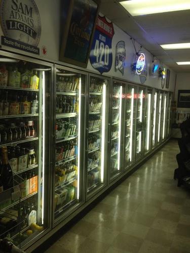 Vineyard Food Market, Crestwood, Birmingham, AL -
Wine/Beer/Groceries/Tobacco