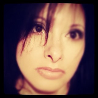 Comunicadora, Especialista en Mercadeo, Promociones, Servicio al Cliente. A/P Coordinator. Coleccionista de Canciones y Cantante aficionada de nacimiento.