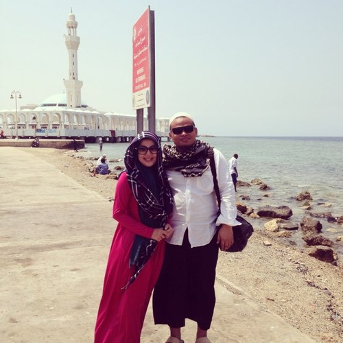 @mas_moez wife ♥ 081213 facebook : http://t.co/gRLDRMiDjs…. pin:2ACA7CE0. 085655371600 ☺